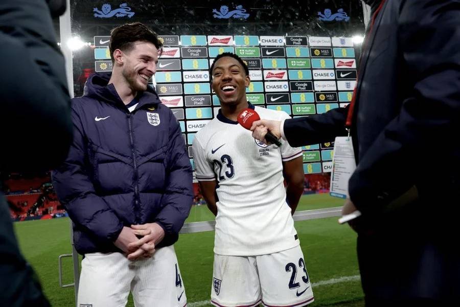 009西甲惊魂夜！皇马主场争冠遇阻，阿拉维斯保级死磕，转费会暗藏玄机